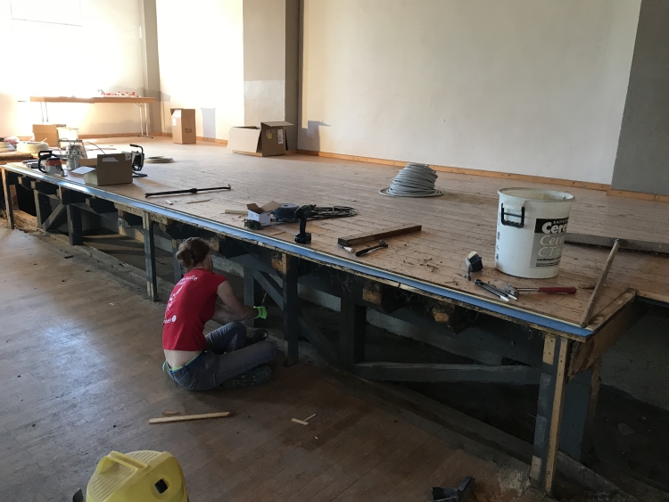 20190601_094837751_iOS